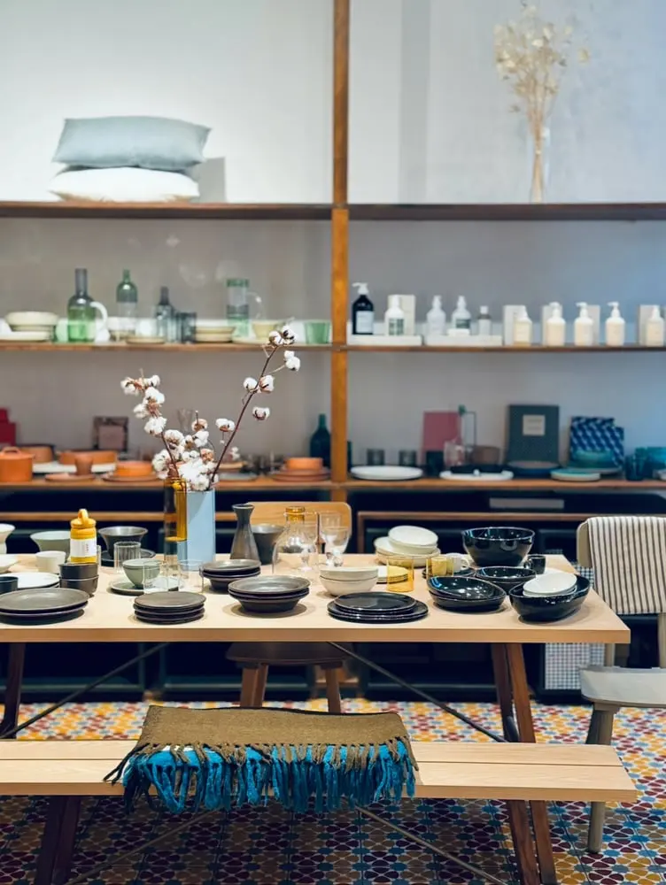 The FrenchTrotters boutique and its home space, at 128 rue Vieille du Temple